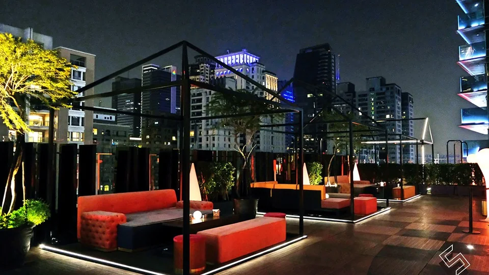 FRANK Taichung 台中西屯區 高空酒吧、夜景酒吧店家實拍照片