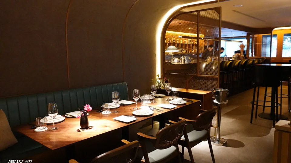 Midnight in FReNCHIE 台中西屯區 餐酒、深夜酒吧店家實拍照片
